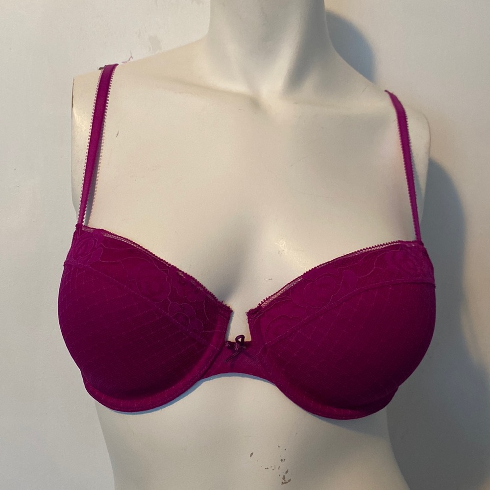 Sexy fuchsia Push-up Bra featuring lace Detailing